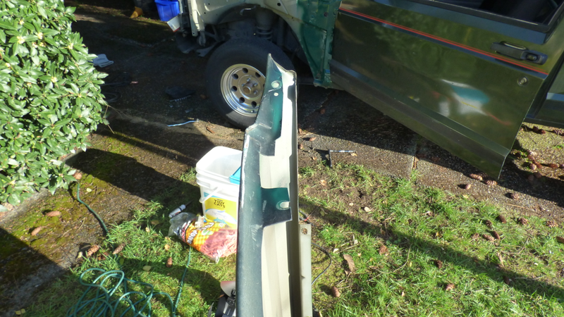 Illustration for article titled Fixing an XJ door hinge